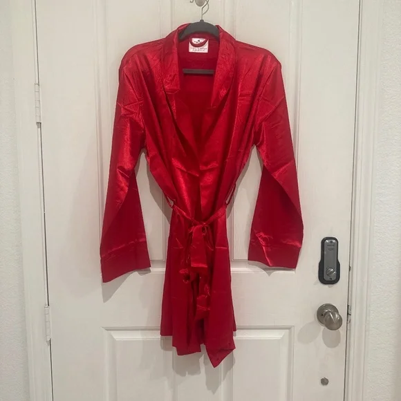 Dose of roses red robe - Picture 3 of 6